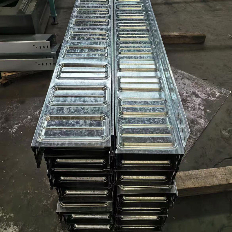 Solid Bottom Cable Tray Steel 4 Inch 12 Inch Cable Tray Corrosion Resistant For Electrical Systems